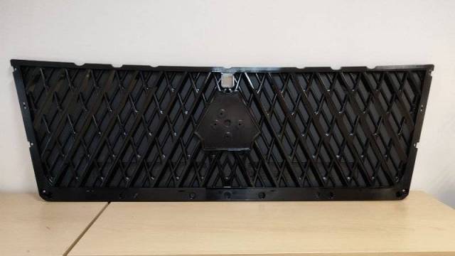 Решетка капота C7H 712W61110-0016